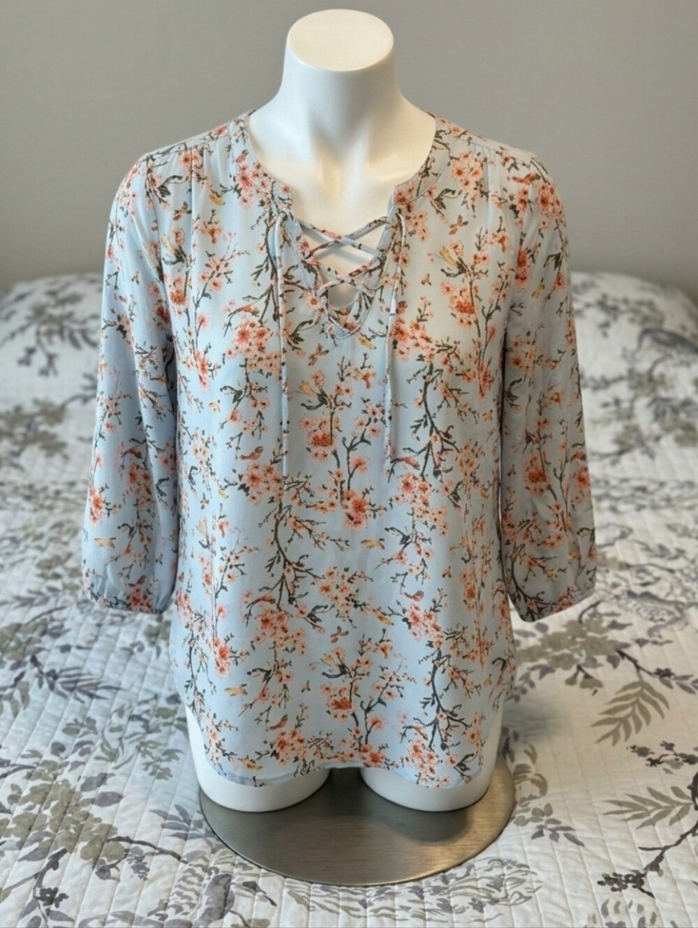 ❤️Light Blue Floral Lace-Up Women's Blouse Pit 22 Length 28